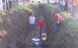 Motorista é ejetado de caminhão durante acidente na BR-153