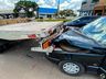 Mulher colide com carro em traseira de caminhão na Willy Barth