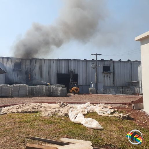 Incêndio atinge empresa Construsui em São João do Oeste