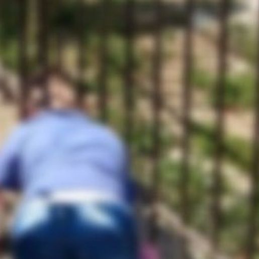 Menino é resgatado após prender a cabeça em cerca metálica em SC