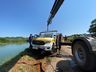 FOTOS: Viatura da PMRv é retirada de açude em São Miguel do Oeste