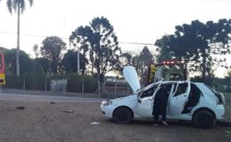 Duas pessoas ficam feridas em capotamento na SC-157