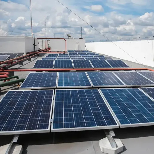 Aprovado projeto que prevê energia solar para famílias de baixa renda