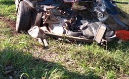 Colisão entre carro e carreta é registrada na SC 163, em Itapiranga
