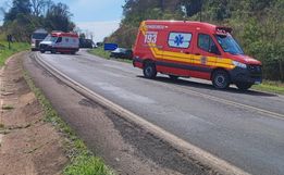 Acidente com moto, caminhão e carro deixa um ferido na BR-163 em Dionísio Cerqueira