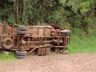 Tombamento no interior deixa motorista morto