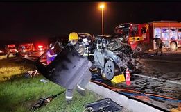 Colisão envolvendo micro-ônibus e caminhoneta deixa pelo menos 3 mortos na BR-282