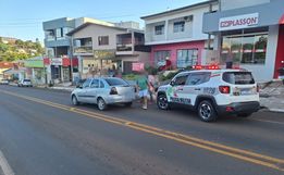 Mulher fica ferida em atropelamento no Centro de Descanso