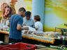 Feirantes iniciam comercialização de produtos na Área coberta da Praça Central 