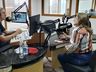 Rádio Oeste recebe proprietária do Império dos Girassóis