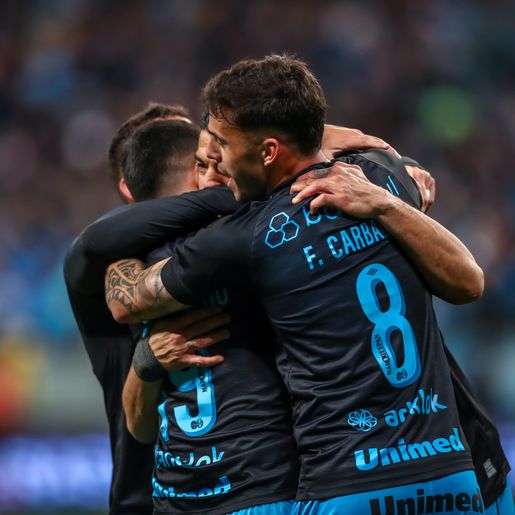 Grêmio vence o Cruzeiro e volta ao G-4 do Brasileirão