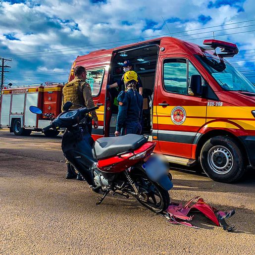 Colisão lateral deixa motociclista ferido em SMOeste 