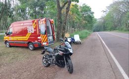 Colisão entre moto e camioneta deixa piloto ferido em Itapiranga