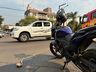 Colisão entre moto e caminhonete deixa motociclista ferido no centro de SMOeste  