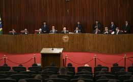 Iniciada sessão que pode deixar ex-presidente Jair Bolsonaro inelegível