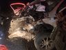 Carro em fuga da PM colide em poste e cai de ribanceira em SC