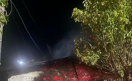 Casa é destruída por incêndio em Guaraciaba, e morador é levado ao hospital