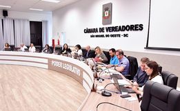Câmara aprova selo para empresas que contratam jovens em São Miguel do Oeste