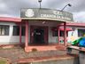 VÍDEO: Criança que fugiu de creche passou embaixo do portão 