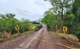 Fitas de isolamento são arrancadas de ponte na SC-283 em Itapiranga