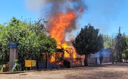 Casa é totalmente destruída por incêndio em Princesa