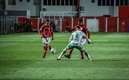 Chape empata com Vila Nova em Goiânia e sobe na tabela da Série B 