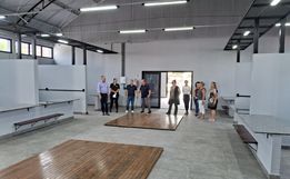 Prefeito e equipe vistoriam obras de reforma da Feira Livre