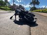 Motociclista é socorrido em estado grave após sofrer queda na Willy Barth