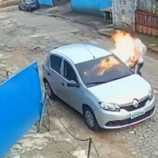 Funcionário põe fogo e mata marido de uma colega de trabalho após discussão por R$ 150