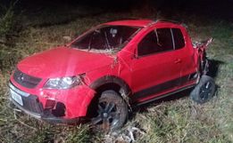 Caroneiro de veículo morre em capotamento na SC-480