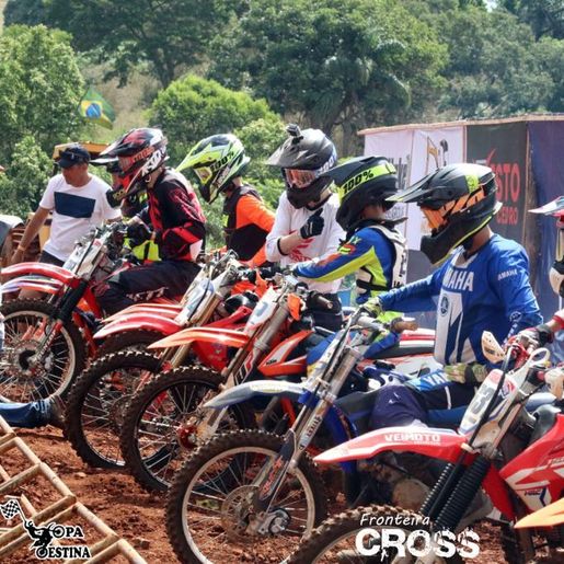 Grupo de Motocross repassa mais de 11 mil reais ao hospital de Cedro