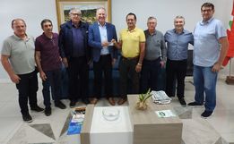 Prefeito reúne lideranças para anunciar recarga de R$ 800 mil nos cartões do Bônus Agrícola