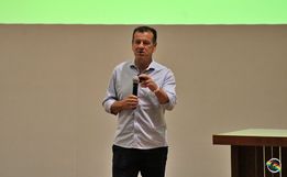 Dunga, capitão do Tetra da Seleção Brasileira, realiza palestra em SMO