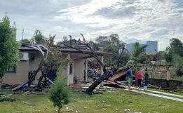 Vídeo: Comunidade se mobiliza para limpeza de estragos causados pelo temporal em Belmonte