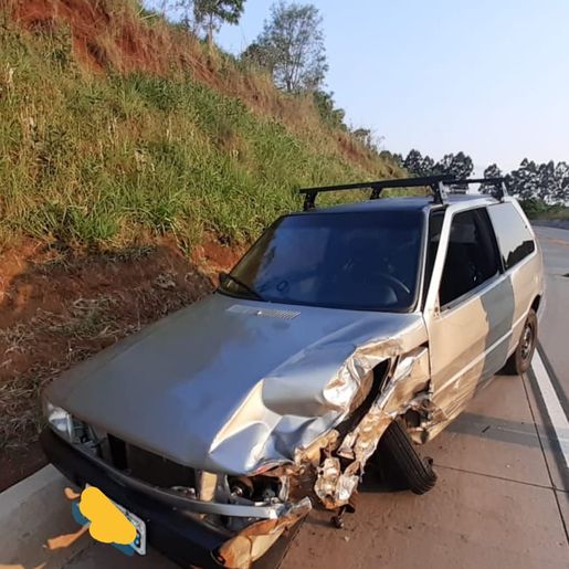 Colisão entre dois carros e um caminhão é registrada na BR-163 
