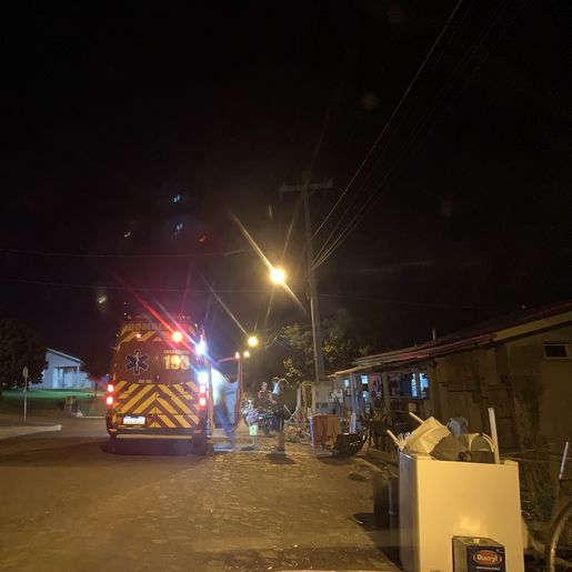 Mulher sofre queimaduras no corpo ao acender fogão com gasolina em Descanso