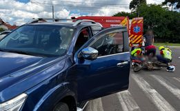 Motociclista sofre suspeita de fratura em acidente no centro de SMOeste 