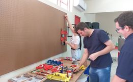 Colégio Claudino Crestani recebe aparelhos para implantar Sala Maker
