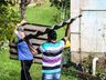 Mutirão ajuda famílias atingidas por chuva de granizo em Bandeirante