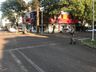 Jovem fica ferida em colisão entre carro e moto no centro de São Miguel do Oeste