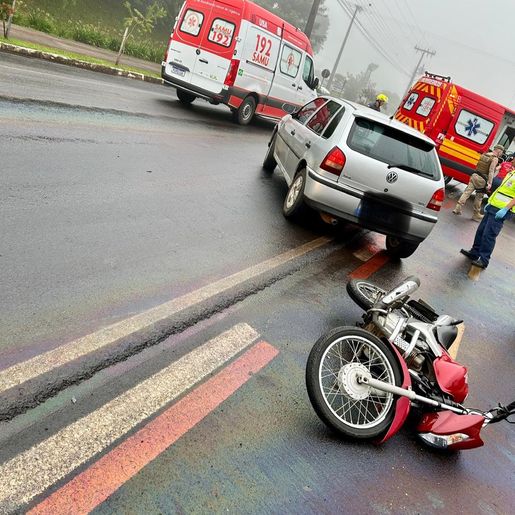 Colisão entre carro e moto deixa homem  gravemente ferido em SMOeste