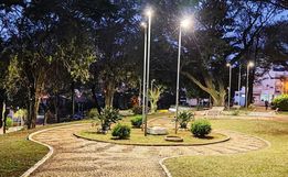 Praça da Igreja Matriz recebe investimento de R$ 15 mil em lâmpadas de LED