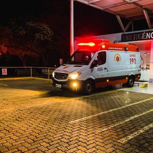 SAMU transfere vítima de facada em Itapiranga