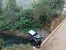 Veículo cai de ponte e deixa três feridos em Nova Itaberaba