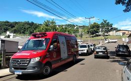 Homem é atingido por tiros enquanto aguardava em ponto de ônibus no Oeste