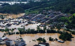 SC tem mais de 12 mil desabrigados após chuva histórica em outubro