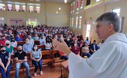 VÍDEO: fiéis participam da missa em honra a Nossa Senhora de Aparecida 