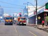 Bombeiros trabalham no rescaldo do incêndio no Super Vipi Center