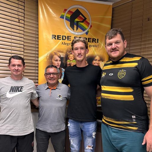 Goleiro do São Paulo participa de programa na Rádio Itapiranga