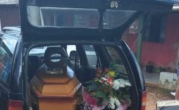 Família descobre que corpo de bebê foi trocado durante enterro no Oeste